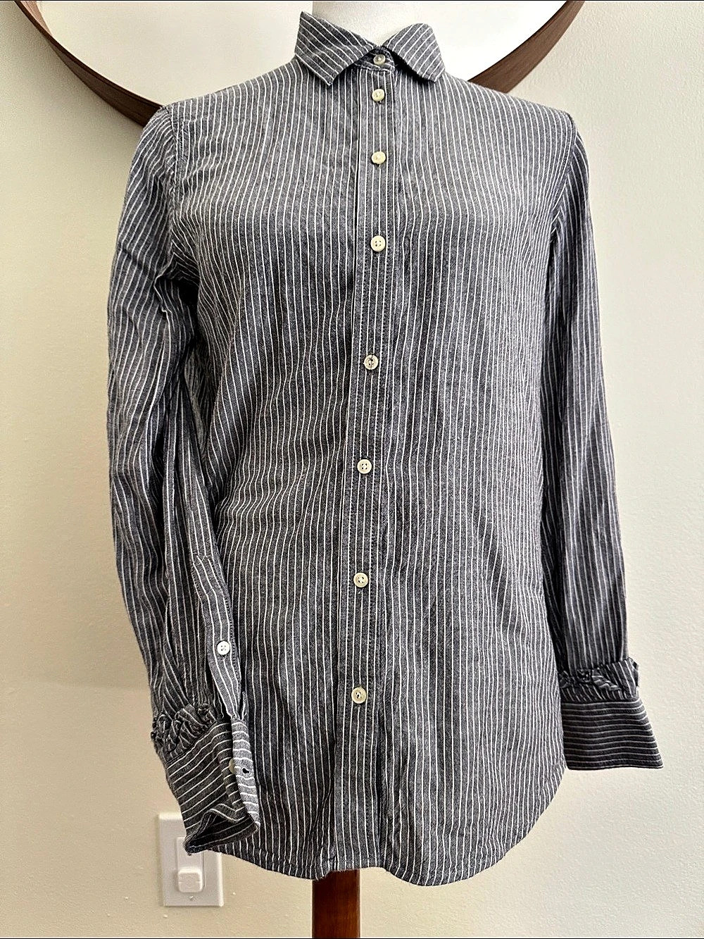 Banana Republic Dillon Shirt Striped Button Down in Gray Size Small